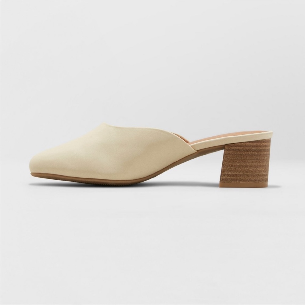 Avianna Low Vamp Kitten Heel Mules